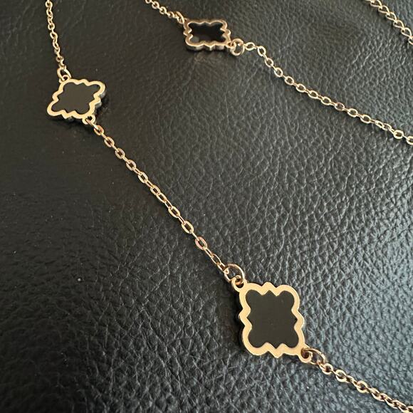 Minimalist Black & Gold Tone layering necklace chain - Picture 1 of 4